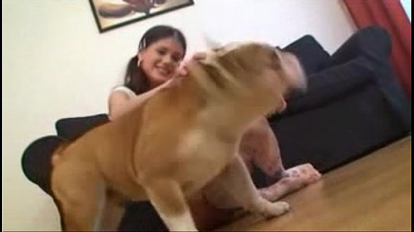 (sex thú) Chó đòi liếm lồn cô chủ