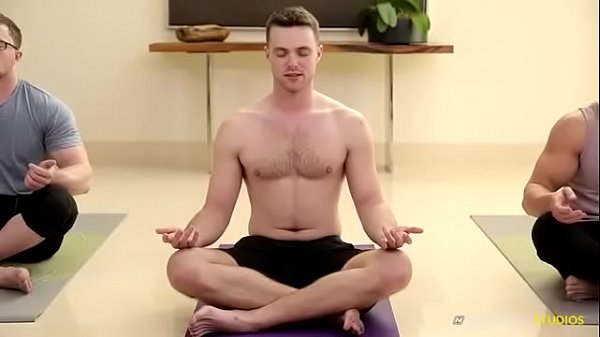 Phòng tập Yoga Gay trá hình